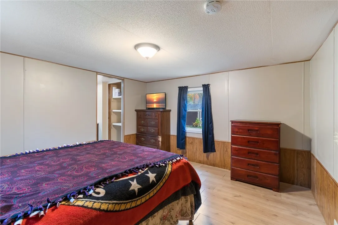 Roomy primary suite!