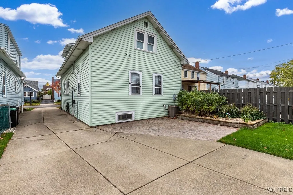 277 Westgate Road, Tonawanda, New York 14217, Tonawanda, New York 14217, 3 Bedrooms Bedrooms, 9 Rooms Rooms,2 BathroomsBathrooms,Residential,For Sale,277 Westgate Road, Tonawanda, New York 14217,0,B1646927