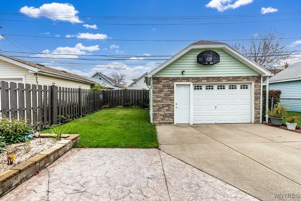 277 Westgate Road, Tonawanda, New York 14217, Tonawanda, New York 14217, 3 Bedrooms Bedrooms, 9 Rooms Rooms,2 BathroomsBathrooms,Residential,For Sale,277 Westgate Road, Tonawanda, New York 14217,0,B1646927