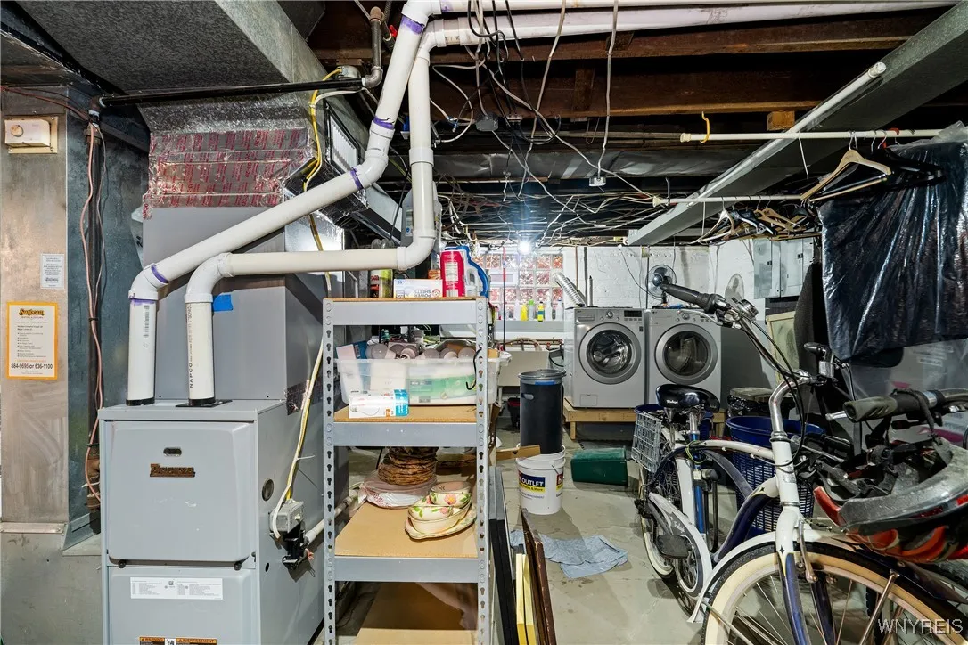 383 Summer Street, Buffalo, New York 14213, Buffalo, New York 14213, 5 Bedrooms Bedrooms, ,2 BathroomsBathrooms,Residential,For Sale,383 Summer Street, Buffalo, New York 14213,0,B1646035