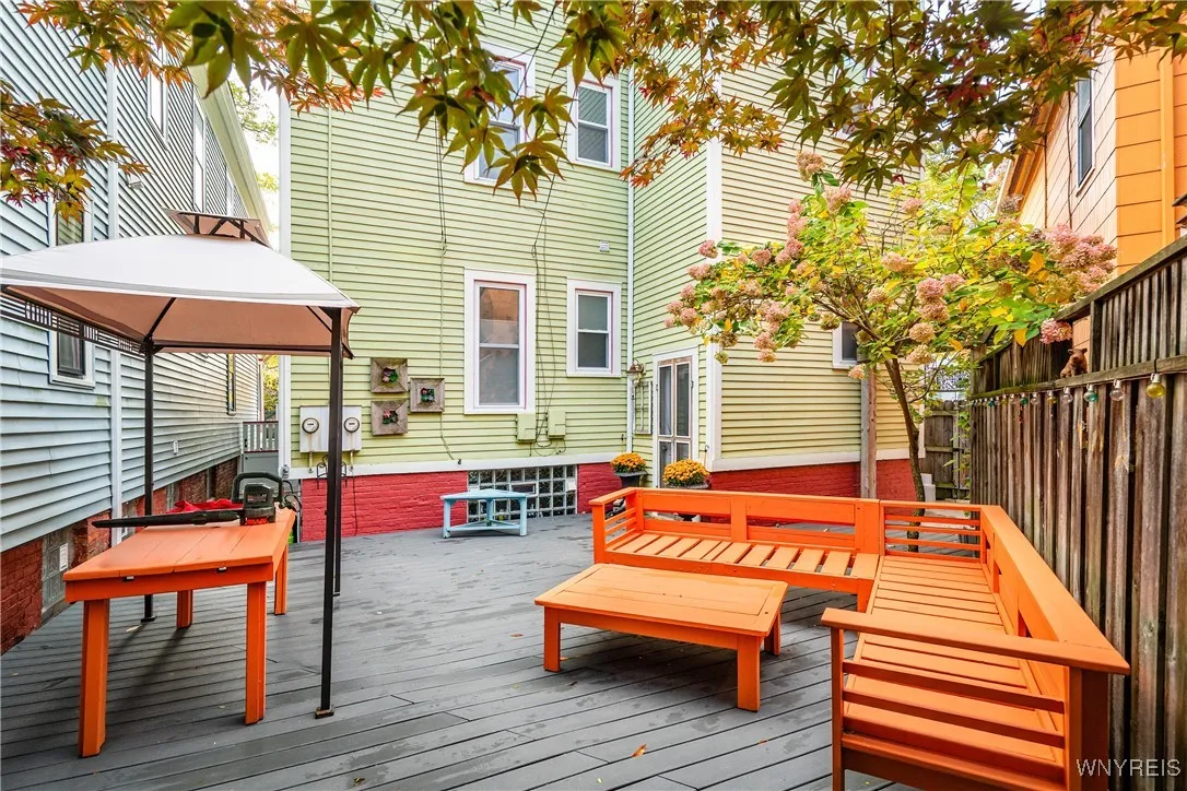 383 Summer Street, Buffalo, New York 14213, Buffalo, New York 14213, 5 Bedrooms Bedrooms, ,2 BathroomsBathrooms,Residential,For Sale,383 Summer Street, Buffalo, New York 14213,0,B1646035