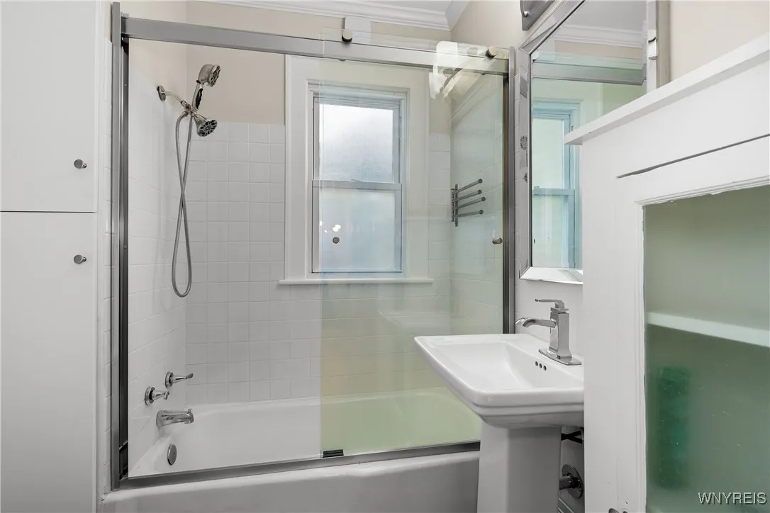 383 Summer Street, Buffalo, New York 14213, Buffalo, New York 14213, 5 Bedrooms Bedrooms, ,2 BathroomsBathrooms,Residential,For Sale,383 Summer Street, Buffalo, New York 14213,0,B1646035