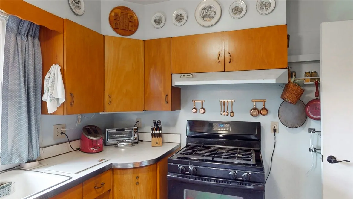 5 Locust Street, Bath, New York 14810, Bath, New York 14810, 3 Bedrooms Bedrooms, 7 Rooms Rooms,1 BathroomBathrooms,Residential,For Sale,5 Locust Street, Bath, New York 14810,0,R1646849