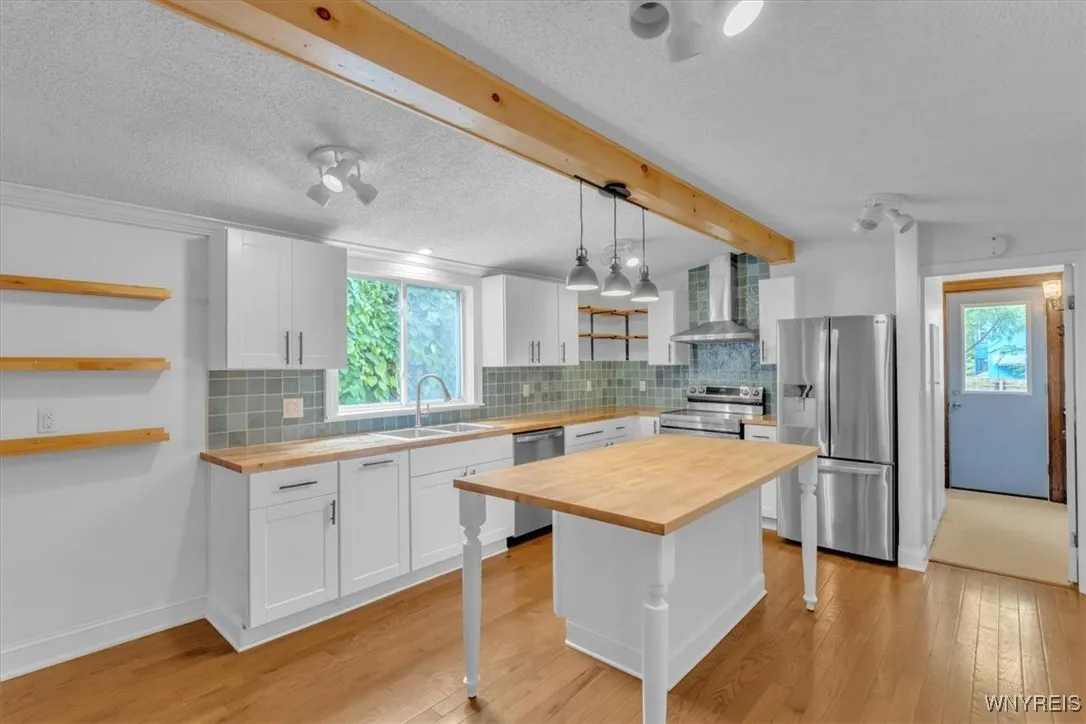 260 Baynes Street, Buffalo, New York 14213, Buffalo, New York 14213, 3 Bedrooms Bedrooms, 6 Rooms Rooms,1 BathroomBathrooms,Residential Lease,For Rent,260 Baynes Street, Buffalo, New York 14213,0,B1646941