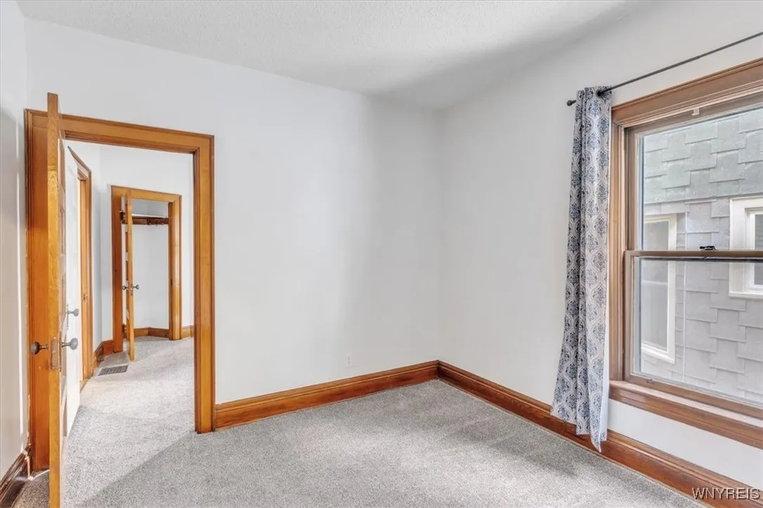 260 Baynes Street, Buffalo, New York 14213, Buffalo, New York 14213, 3 Bedrooms Bedrooms, 6 Rooms Rooms,1 BathroomBathrooms,Residential Lease,For Rent,260 Baynes Street, Buffalo, New York 14213,0,B1646941