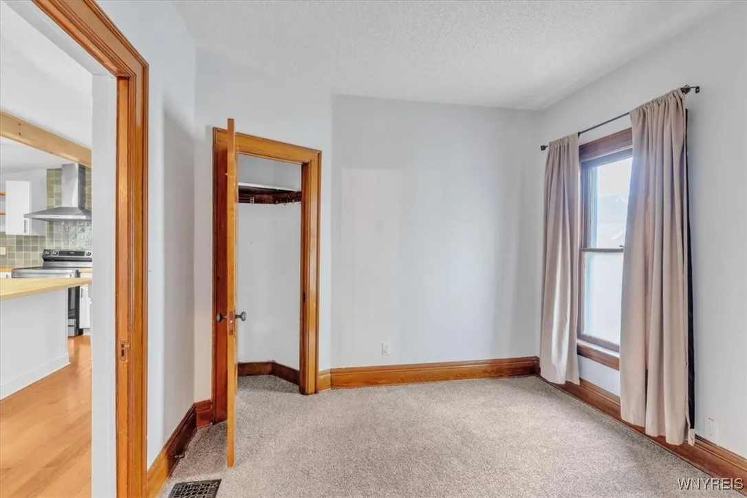 260 Baynes Street, Buffalo, New York 14213, Buffalo, New York 14213, 3 Bedrooms Bedrooms, 6 Rooms Rooms,1 BathroomBathrooms,Residential Lease,For Rent,260 Baynes Street, Buffalo, New York 14213,0,B1646941