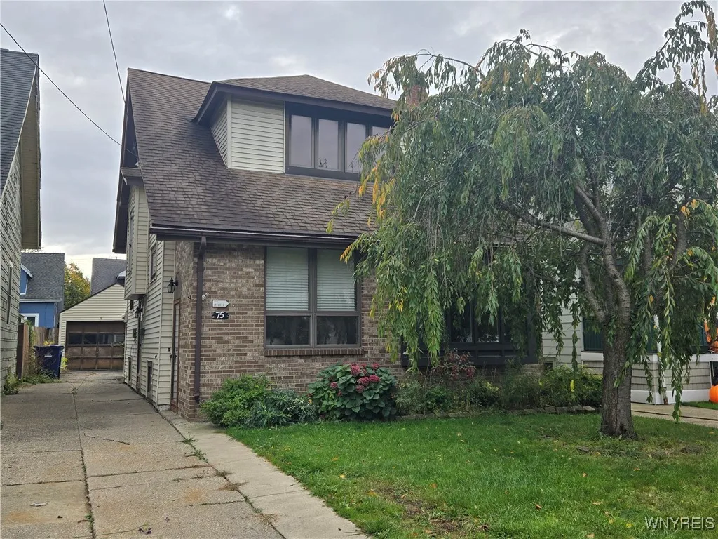75 Eaglewood Avenue, Buffalo, New York 14220, Buffalo, New York 14220, 3 Bedrooms Bedrooms, 7 Rooms Rooms,1 BathroomBathrooms,Residential,Closed,75 Eaglewood Avenue, Buffalo, New York 14220,0,B1647033
