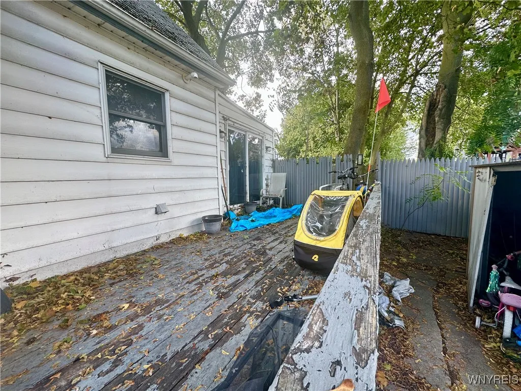 116 Grace Street, Buffalo, New York 14207, Buffalo, New York 14207, 5 Bedrooms Bedrooms, 8 Rooms Rooms,1 BathroomBathrooms,Residential,For Sale,116 Grace Street, Buffalo, New York 14207,0,B1646627