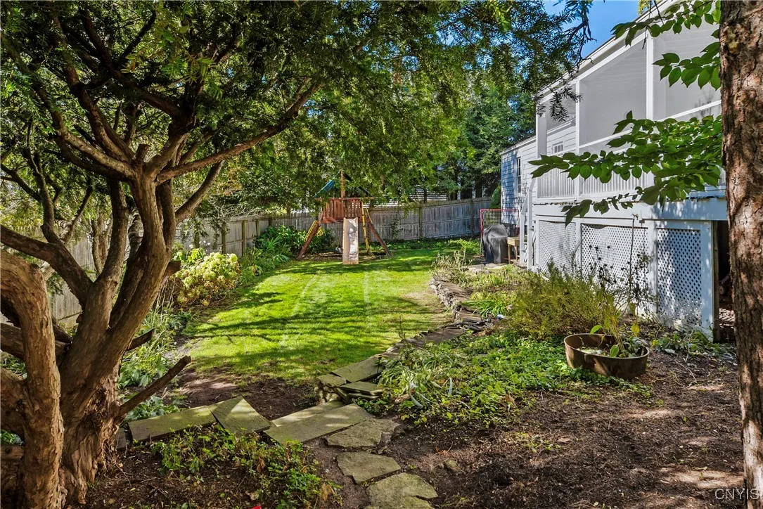 31 State Street, Skaneateles, New York 13152, Skaneateles, New York 13152, 4 Bedrooms Bedrooms, 11 Rooms Rooms,3 BathroomsBathrooms,Residential Lease,For Rent,31 State Street, Skaneateles, New York 13152,0,S1646769