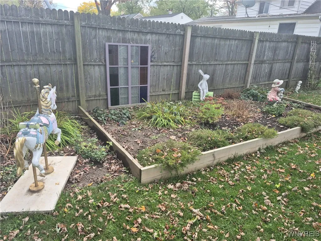 691 Fletcher Street, Tonawanda, New York 14150, Tonawanda, New York 14150, 3 Bedrooms Bedrooms, 9 Rooms Rooms,2 BathroomsBathrooms,Residential,For Sale,691 Fletcher Street, Tonawanda, New York 14150,0,B1647066