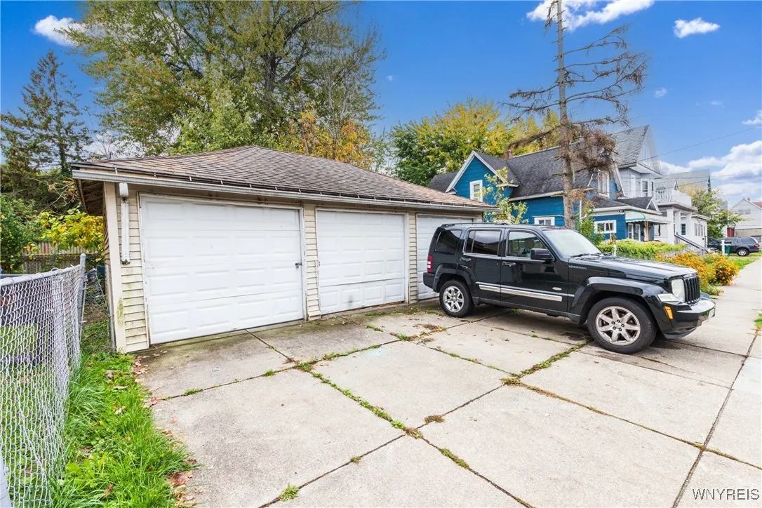 194 Chadduck Avenue, Buffalo, New York 14207, Buffalo, New York 14207, ,Multi Family,For Sale,194 Chadduck Avenue, Buffalo, New York 14207,0,B1647125