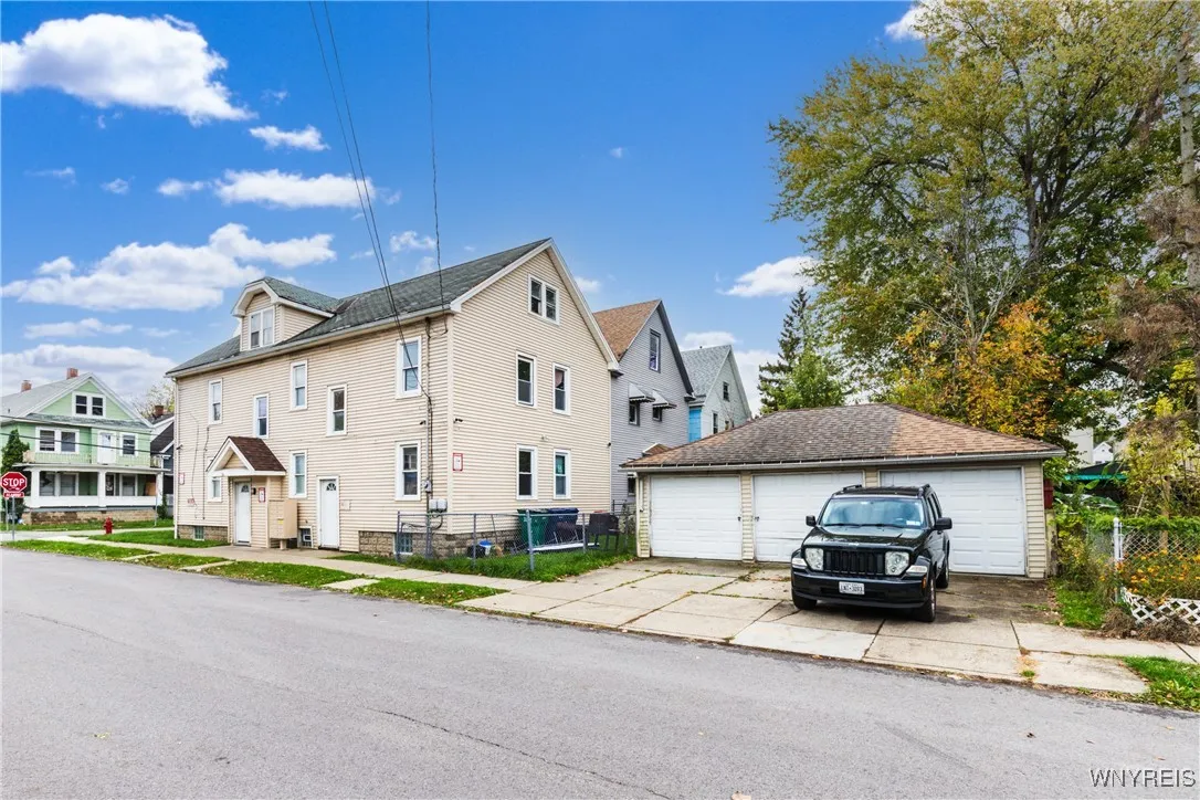 194 Chadduck Avenue, Buffalo, New York 14207, Buffalo, New York 14207, ,Multi Family,For Sale,194 Chadduck Avenue, Buffalo, New York 14207,0,B1647125