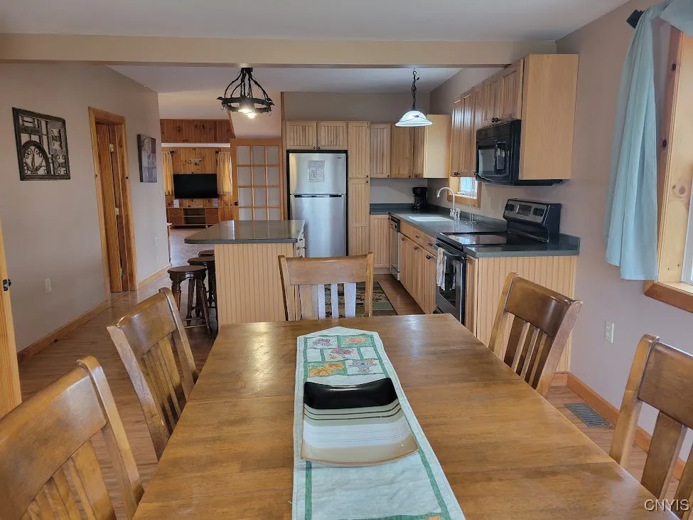 832 State Street, Clayton, New York 13624, Clayton, New York 13624, 4 Bedrooms Bedrooms, 7 Rooms Rooms,2 BathroomsBathrooms,Residential,For Sale,832 State Street, Clayton, New York 13624,0,S1646980