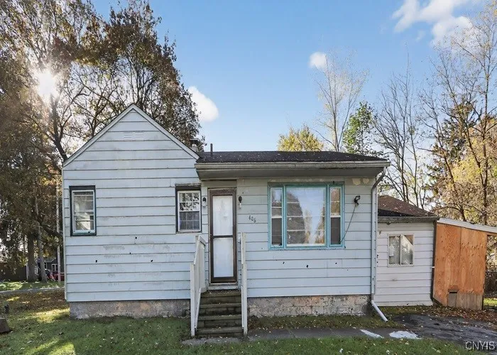 406 Beley Avenue, Syracuse, New York 13211, Syracuse, New York 13211, 3 Bedrooms Bedrooms, 6 Rooms Rooms,1 BathroomBathrooms,Residential,For Sale,406 Beley Avenue, Syracuse, New York 13211,0,S1647205
