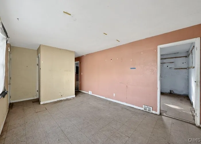 406 Beley Avenue, Syracuse, New York 13211, Syracuse, New York 13211, 3 Bedrooms Bedrooms, 6 Rooms Rooms,1 BathroomBathrooms,Residential,For Sale,406 Beley Avenue, Syracuse, New York 13211,0,S1647205