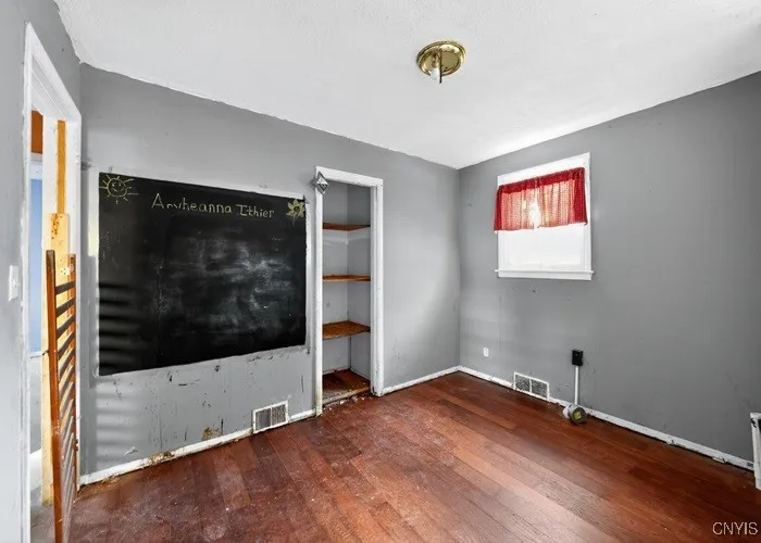 406 Beley Avenue, Syracuse, New York 13211, Syracuse, New York 13211, 3 Bedrooms Bedrooms, 6 Rooms Rooms,1 BathroomBathrooms,Residential,For Sale,406 Beley Avenue, Syracuse, New York 13211,0,S1647205