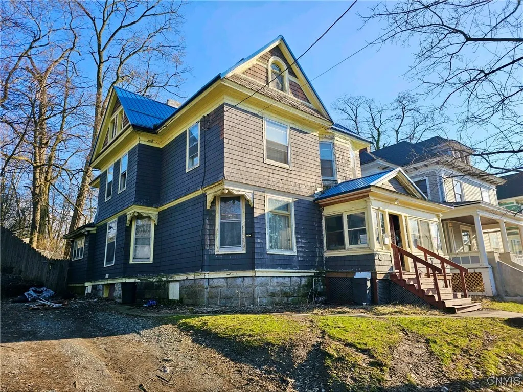 30 Westlake Avenue, Auburn, New York 13021, Auburn, New York 13021, 4 Bedrooms Bedrooms, 10 Rooms Rooms,2 BathroomsBathrooms,Residential,For Sale,30 Westlake Avenue, Auburn, New York 13021,0,S1646717