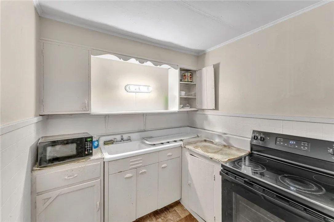 2-6 Reynolds Avenue, Oneonta, New York 13820, Oneonta, New York 13820, 6 Bedrooms Bedrooms, ,3 BathroomsBathrooms,Residential,For Sale,2-6 Reynolds Avenue, Oneonta, New York 13820,0,R1647229