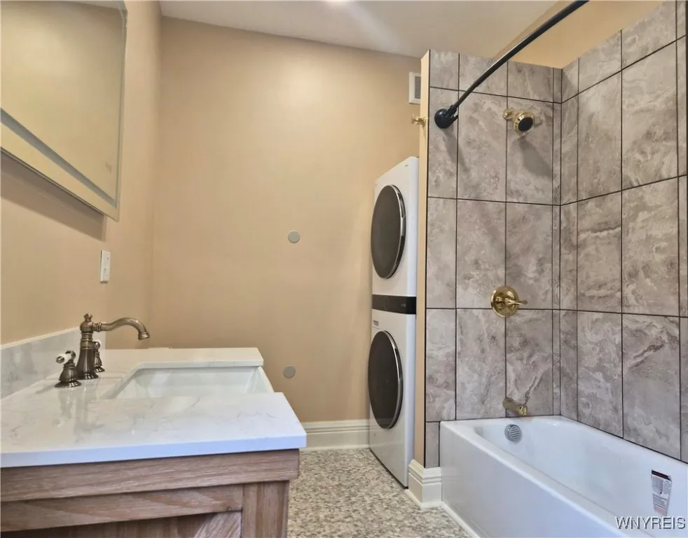 45 Saint Johns Place, Buffalo, New York 14201, Buffalo, New York 14201, 1 Bedroom Bedrooms, 4 Rooms Rooms,1 BathroomBathrooms,Residential Lease,For Rent,45 Saint Johns Place, Buffalo, New York 14201,0,B1647238 45 Saint Johns Place, Buffalo, New York 14201, Buffalo, New York 14201, 1 Bedroom Bedrooms, 4 Rooms Rooms,1 BathroomBathrooms,Residential Lease,For Rent,45 Saint Johns Place, Buffalo, New York 14201,0,B1647238