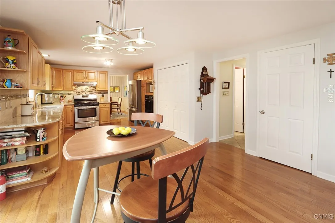 516 Standish Drive, Dewitt, New York 13224, De Witt, New York 13224, 4 Bedrooms Bedrooms, 9 Rooms Rooms,2 BathroomsBathrooms,Residential,For Sale,516 Standish Drive, Dewitt, New York 13224,0,S1646574