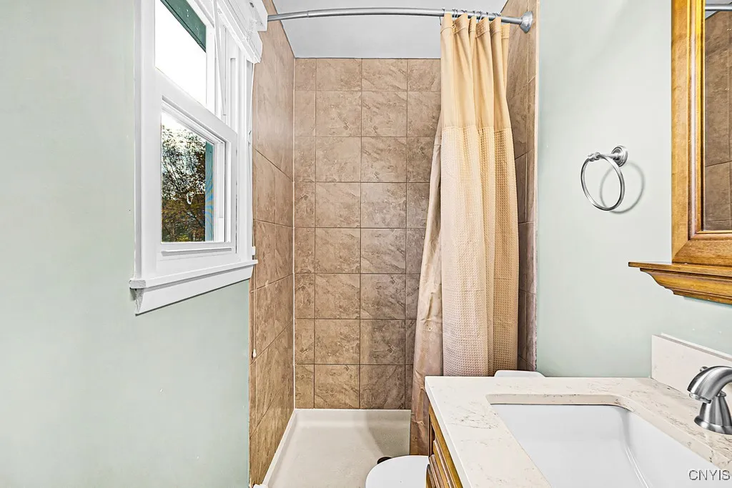 2 Gateshead Road, New Hartford, New York 13413, New Hartford, New York 13413, 4 Bedrooms Bedrooms, 9 Rooms Rooms,2 BathroomsBathrooms,Residential,For Sale,2 Gateshead Road, New Hartford, New York 13413,0,S1644631