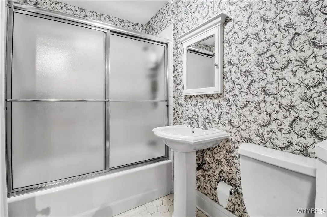 20 Berkley Place, Buffalo, New York 14209, Buffalo, New York 14209, 4 Bedrooms Bedrooms, 11 Rooms Rooms,3 BathroomsBathrooms,Residential,For Sale,20 Berkley Place, Buffalo, New York 14209,0,B1646625 20 Berkley Place, Buffalo, New York 14209, Buffalo, New York 14209, 4 Bedrooms Bedrooms, 11 Rooms Rooms,3 BathroomsBathrooms,Residential,For Sale,20 Berkley Place, Buffalo, New York 14209,0,B1646625