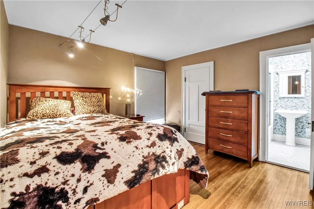 20 Berkley Place, Buffalo, New York 14209, Buffalo, New York 14209, 4 Bedrooms Bedrooms, 11 Rooms Rooms,3 BathroomsBathrooms,Residential,For Sale,20 Berkley Place, Buffalo, New York 14209,0,B1646625 20 Berkley Place, Buffalo, New York 14209, Buffalo, New York 14209, 4 Bedrooms Bedrooms, 11 Rooms Rooms,3 BathroomsBathrooms,Residential,For Sale,20 Berkley Place, Buffalo, New York 14209,0,B1646625