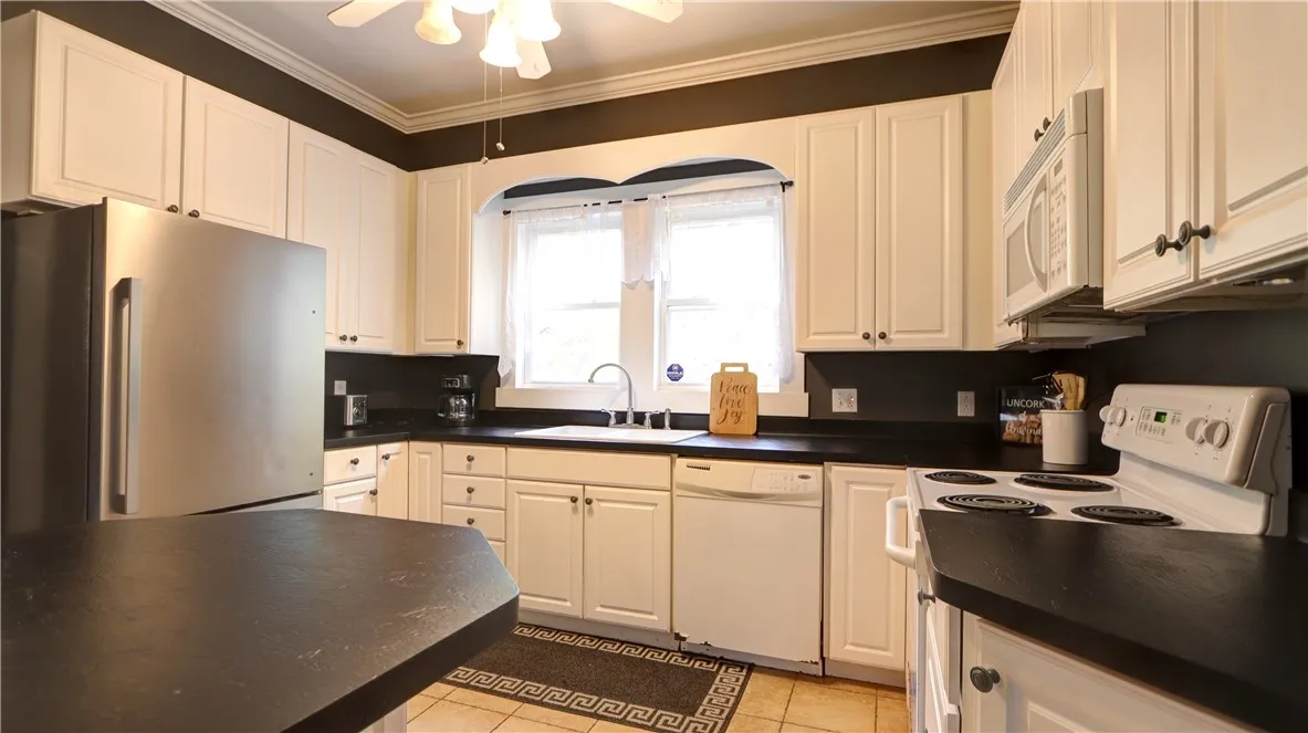 10 Delancey Drive, Geneva City, New York 14456, Geneva City, New York 14456, 4 Bedrooms Bedrooms, 7 Rooms Rooms,1 BathroomBathrooms,Residential,For Sale,10 Delancey Drive, Geneva City, New York 14456,0,R1645735