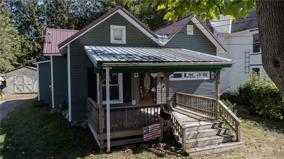 36 Warden St Street, Bath, New York 14810, Bath, New York 14810, 2 Bedrooms Bedrooms, 8 Rooms Rooms,1 BathroomBathrooms,Residential,For Sale,36 Warden St Street, Bath, New York 14810,0,R1646978