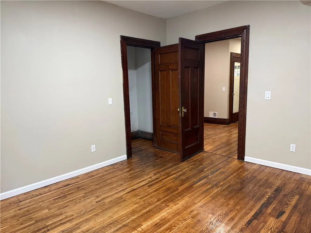 483 Alexander Street 4, Rochester, New York 14605, Rochester, New York 14605, 2 Bedrooms Bedrooms, 6 Rooms Rooms,1 BathroomBathrooms,Residential Lease,For Rent,483 Alexander Street 4, Rochester, New York 14605,0,R1647265