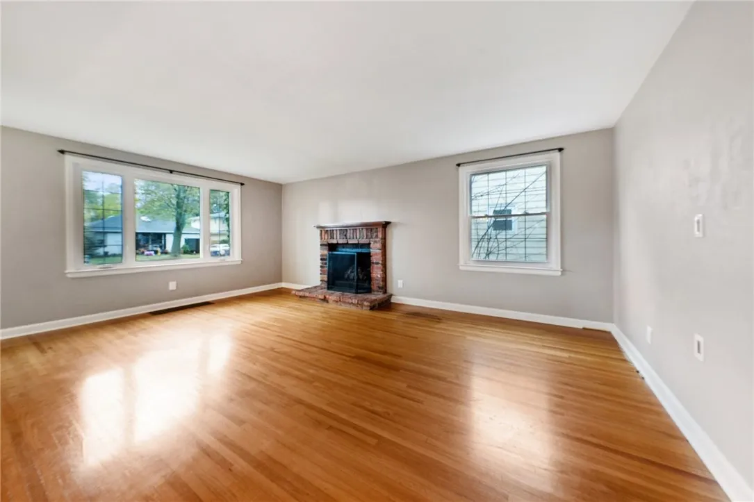 49 Canterbury Court, Amherst, New York 14226, Amherst, New York 14226, 3 Bedrooms Bedrooms, 6 Rooms Rooms,1 BathroomBathrooms,Residential,For Sale,49 Canterbury Court, Amherst, New York 14226,0,R1647224 49 Canterbury Court, Amherst, New York 14226, Amherst, New York 14226, 3 Bedrooms Bedrooms, 6 Rooms Rooms,1 BathroomBathrooms,Residential,For Sale,49 Canterbury Court, Amherst, New York 14226,0,R1647224