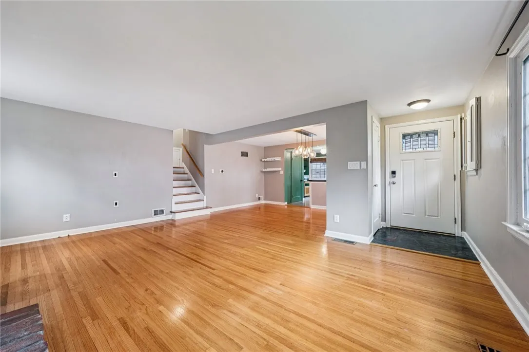 49 Canterbury Court, Amherst, New York 14226, Amherst, New York 14226, 3 Bedrooms Bedrooms, 6 Rooms Rooms,1 BathroomBathrooms,Residential,For Sale,49 Canterbury Court, Amherst, New York 14226,0,R1647224 49 Canterbury Court, Amherst, New York 14226, Amherst, New York 14226, 3 Bedrooms Bedrooms, 6 Rooms Rooms,1 BathroomBathrooms,Residential,For Sale,49 Canterbury Court, Amherst, New York 14226,0,R1647224