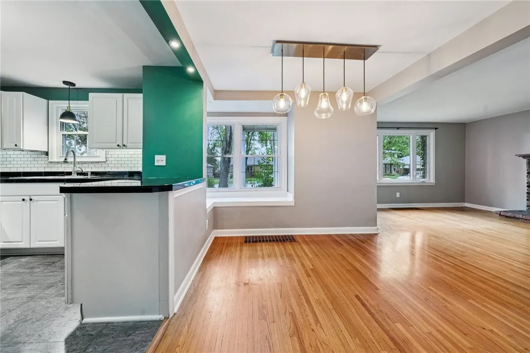 49 Canterbury Court, Amherst, New York 14226, Amherst, New York 14226, 3 Bedrooms Bedrooms, 6 Rooms Rooms,1 BathroomBathrooms,Residential,For Sale,49 Canterbury Court, Amherst, New York 14226,0,R1647224 49 Canterbury Court, Amherst, New York 14226, Amherst, New York 14226, 3 Bedrooms Bedrooms, 6 Rooms Rooms,1 BathroomBathrooms,Residential,For Sale,49 Canterbury Court, Amherst, New York 14226,0,R1647224