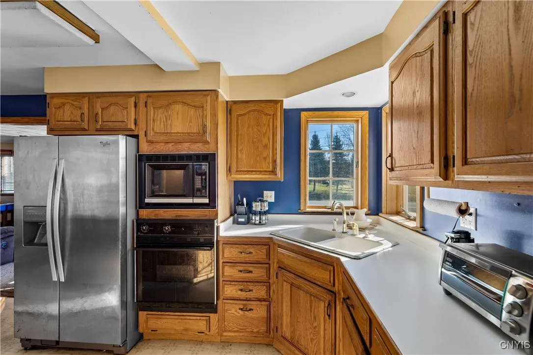 6317 State Route 233, Westmoreland, New York 13440, Westmoreland, New York 13440, 3 Bedrooms Bedrooms, 10 Rooms Rooms,1 BathroomBathrooms,Residential,For Sale,6317 State Route 233, Westmoreland, New York 13440,0,S1646812