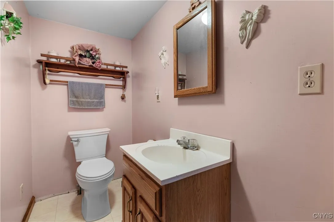 6317 State Route 233, Westmoreland, New York 13440, Westmoreland, New York 13440, 3 Bedrooms Bedrooms, 10 Rooms Rooms,1 BathroomBathrooms,Residential,For Sale,6317 State Route 233, Westmoreland, New York 13440,0,S1646812