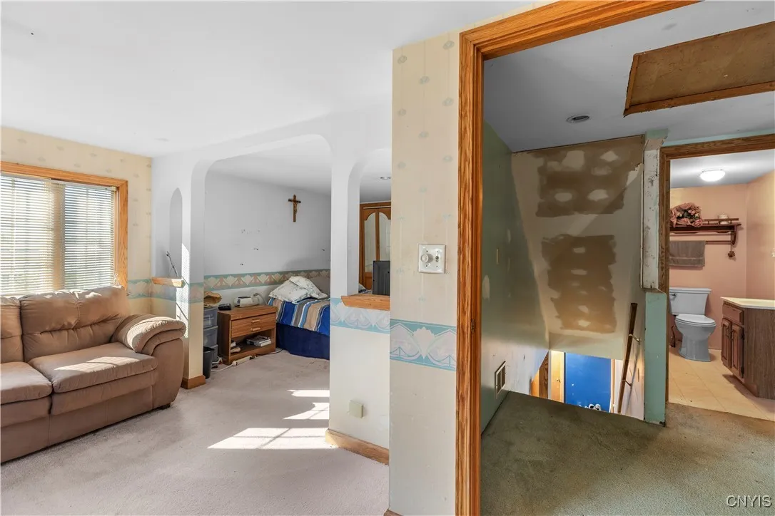 6317 State Route 233, Westmoreland, New York 13440, Westmoreland, New York 13440, 3 Bedrooms Bedrooms, 10 Rooms Rooms,1 BathroomBathrooms,Residential,For Sale,6317 State Route 233, Westmoreland, New York 13440,0,S1646812