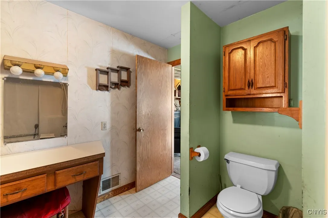 6317 State Route 233, Westmoreland, New York 13440, Westmoreland, New York 13440, 3 Bedrooms Bedrooms, 10 Rooms Rooms,1 BathroomBathrooms,Residential,For Sale,6317 State Route 233, Westmoreland, New York 13440,0,S1646812