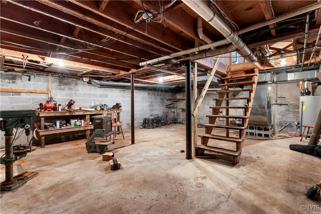 6317 State Route 233, Westmoreland, New York 13440, Westmoreland, New York 13440, 3 Bedrooms Bedrooms, 10 Rooms Rooms,1 BathroomBathrooms,Residential,For Sale,6317 State Route 233, Westmoreland, New York 13440,0,S1646812