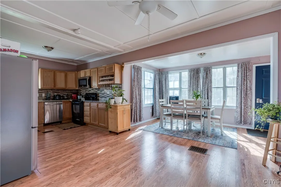101 Washington Street, Antwerp, New York 13608, Antwerp, New York 13608, 4 Bedrooms Bedrooms, 9 Rooms Rooms,3 BathroomsBathrooms,Residential,For Sale,101 Washington Street, Antwerp, New York 13608,0,S1646198