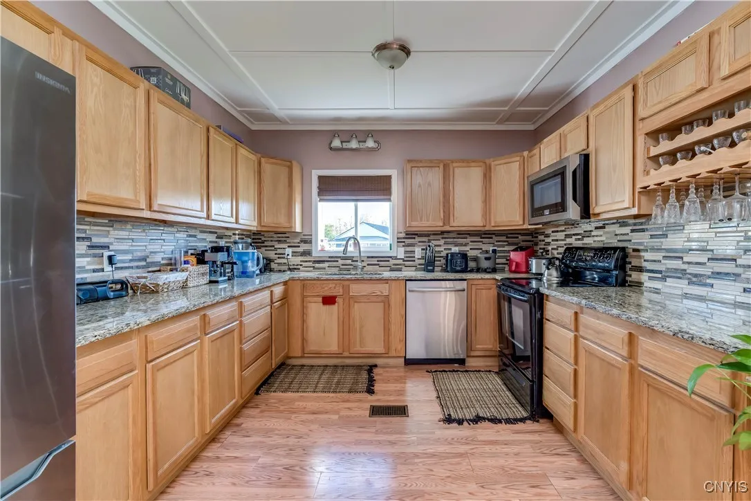 101 Washington Street, Antwerp, New York 13608, Antwerp, New York 13608, 4 Bedrooms Bedrooms, 9 Rooms Rooms,3 BathroomsBathrooms,Residential,For Sale,101 Washington Street, Antwerp, New York 13608,0,S1646198