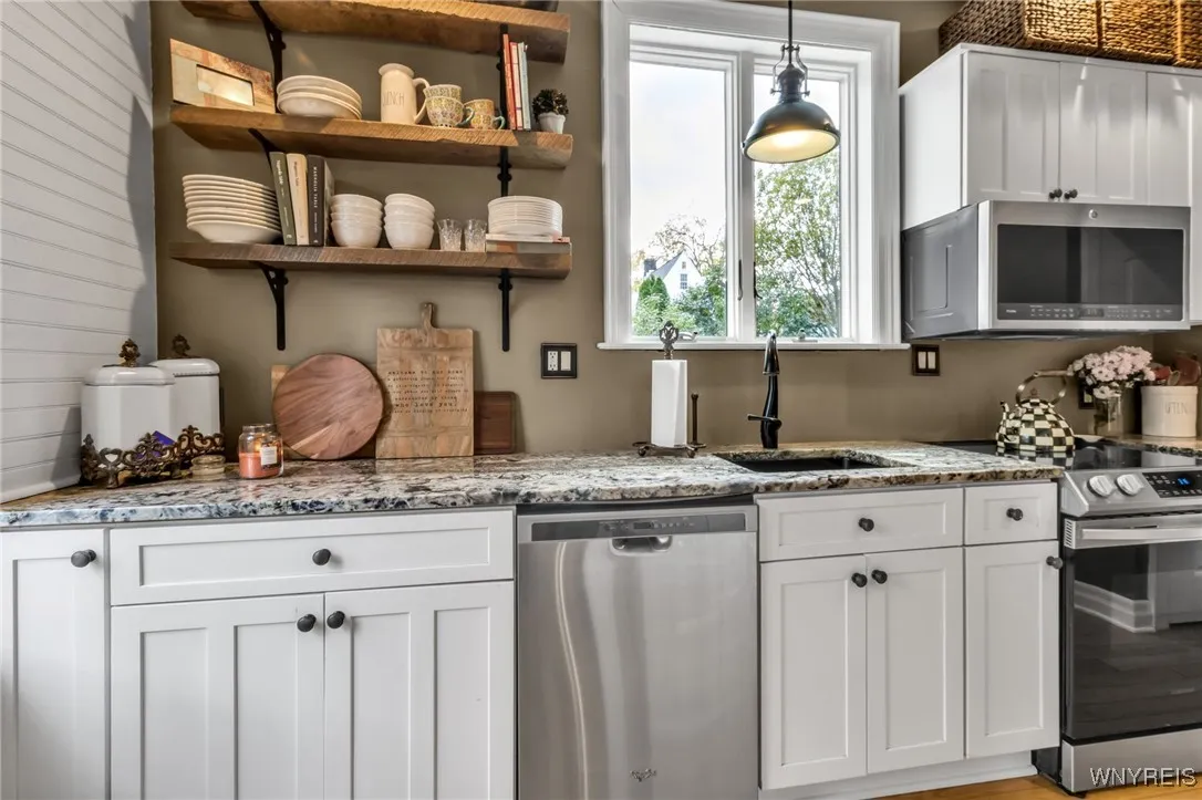 815 James Avenue, Niagara Falls, New York 14305, Niagara Falls, New York 14305, 3 Bedrooms Bedrooms, 8 Rooms Rooms,2 BathroomsBathrooms,Residential,For Sale,815 James Avenue, Niagara Falls, New York 14305,0,B1647101