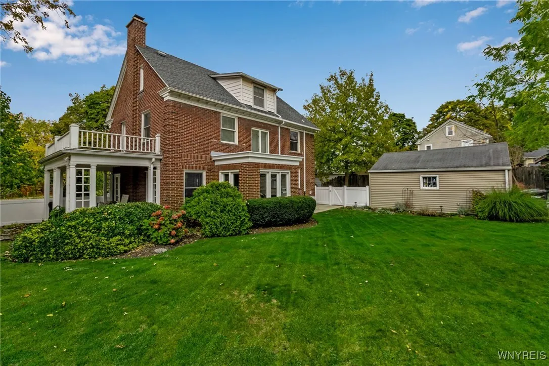 815 James Avenue, Niagara Falls, New York 14305, Niagara Falls, New York 14305, 3 Bedrooms Bedrooms, 8 Rooms Rooms,2 BathroomsBathrooms,Residential,For Sale,815 James Avenue, Niagara Falls, New York 14305,0,B1647101