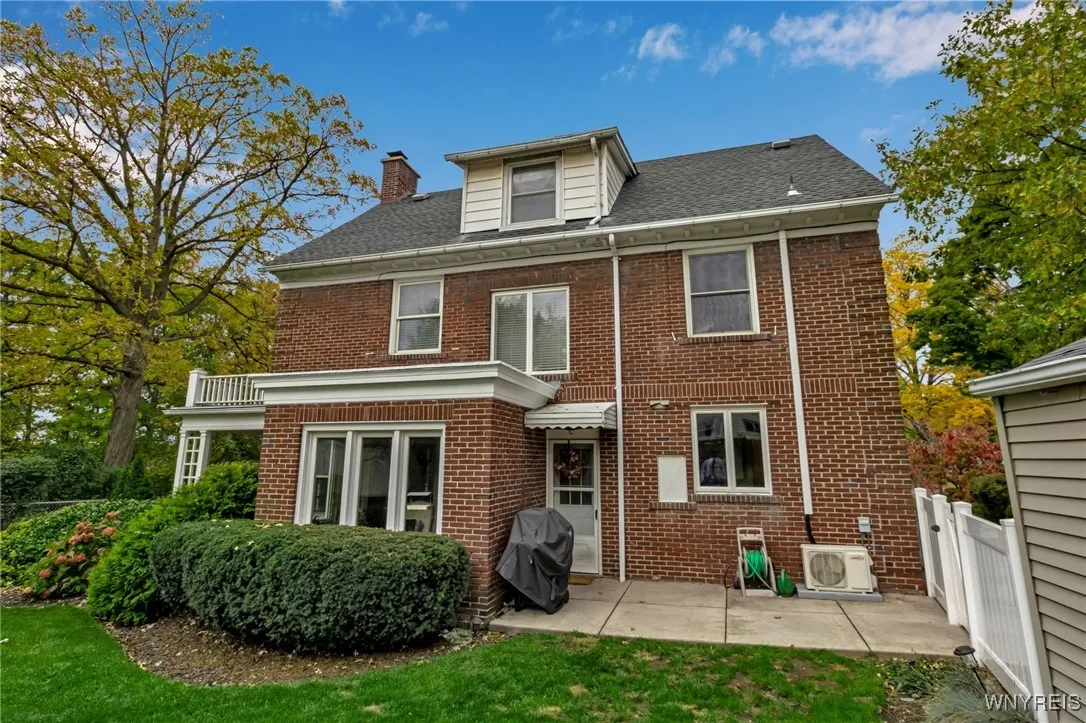 815 James Avenue, Niagara Falls, New York 14305, Niagara Falls, New York 14305, 3 Bedrooms Bedrooms, 8 Rooms Rooms,2 BathroomsBathrooms,Residential,For Sale,815 James Avenue, Niagara Falls, New York 14305,0,B1647101