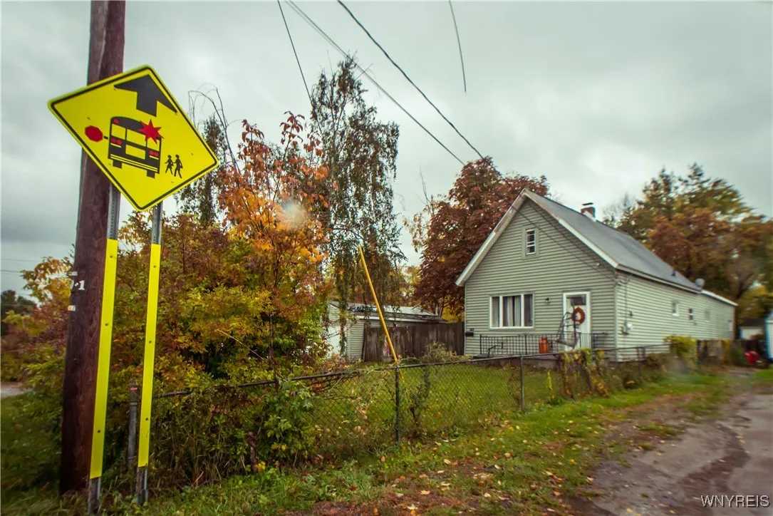 4251 South Park Avenue, Hamburg, New York 14219, Hamburg, New York 14219, 3 Bedrooms Bedrooms, 7 Rooms Rooms,1 BathroomBathrooms,Residential,For Sale,4251 South Park Avenue, Hamburg, New York 14219,0,B1645799