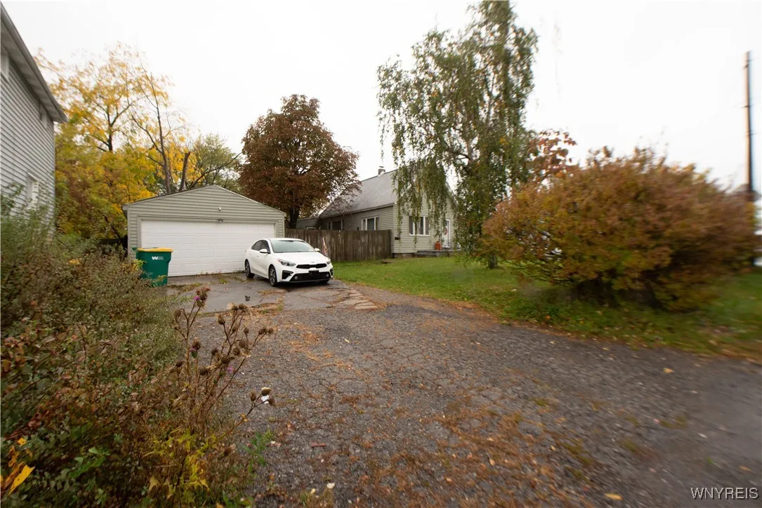 4251 South Park Avenue, Hamburg, New York 14219, Hamburg, New York 14219, 3 Bedrooms Bedrooms, 7 Rooms Rooms,1 BathroomBathrooms,Residential,For Sale,4251 South Park Avenue, Hamburg, New York 14219,0,B1645799