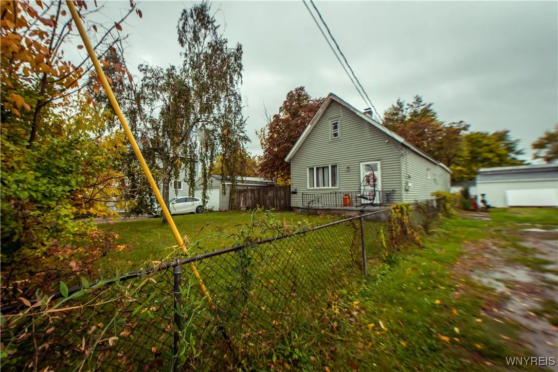 4251 South Park Avenue, Hamburg, New York 14219, Hamburg, New York 14219, 3 Bedrooms Bedrooms, 7 Rooms Rooms,1 BathroomBathrooms,Residential,For Sale,4251 South Park Avenue, Hamburg, New York 14219,0,B1645799