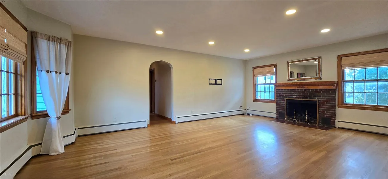 409 East 10th Street, Horseheads, New York 14903, Horseheads, New York 14903, 3 Bedrooms Bedrooms, 9 Rooms Rooms,1 BathroomBathrooms,Residential,For Sale,409 East 10th Street, Horseheads, New York 14903,0,R1647251