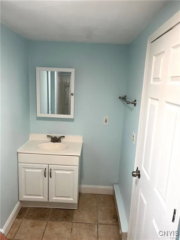 215 James Street, Lenox, New York 13032, Lenox, New York 13032, 1 Bedroom Bedrooms, 4 Rooms Rooms,1 BathroomBathrooms,Residential Lease,Closed,215 James Street, Lenox, New York 13032,0,S1647308