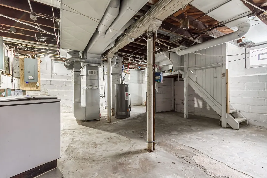 334 E Ridge Road, Rochester, New York 14621, Rochester, New York 14621, 3 Bedrooms Bedrooms, 6 Rooms Rooms,1 BathroomBathrooms,Residential,For Sale,334 E Ridge Road, Rochester, New York 14621,0,R1647315