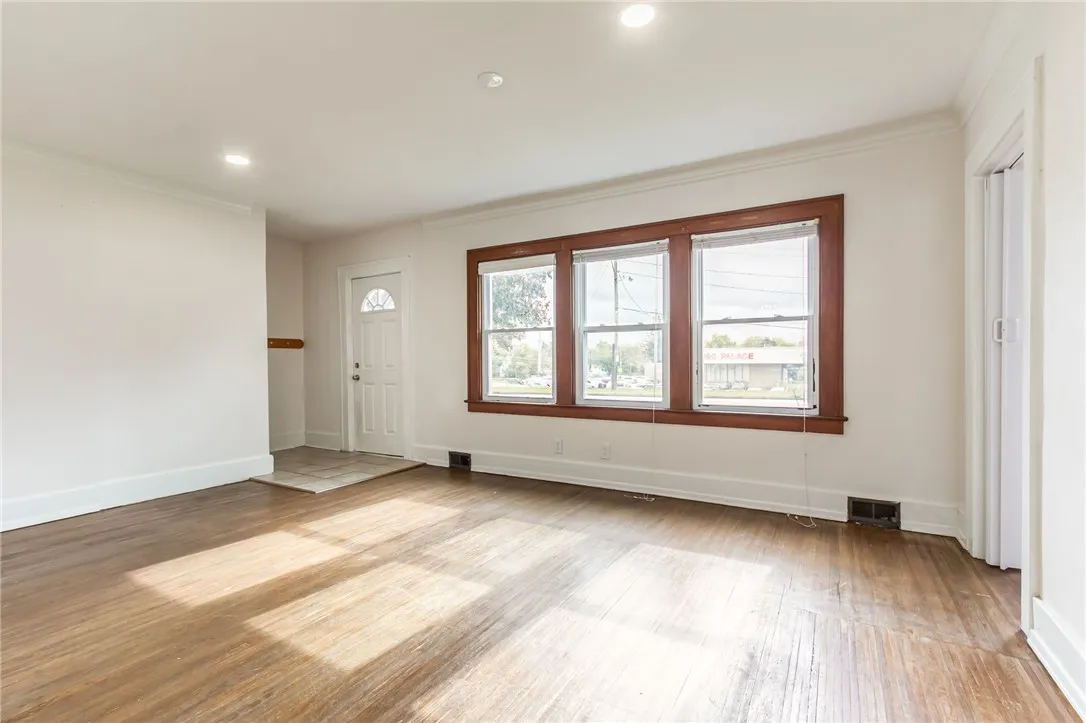 334 E Ridge Road, Rochester, New York 14621, Rochester, New York 14621, 3 Bedrooms Bedrooms, 6 Rooms Rooms,1 BathroomBathrooms,Residential,For Sale,334 E Ridge Road, Rochester, New York 14621,0,R1647315